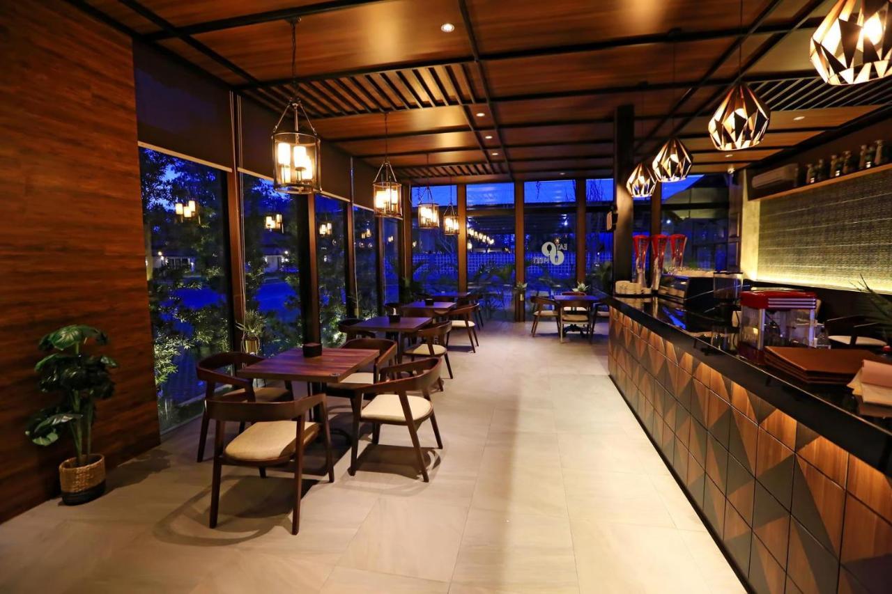 New Surya Hotel Banyuwangi  Luaran gambar