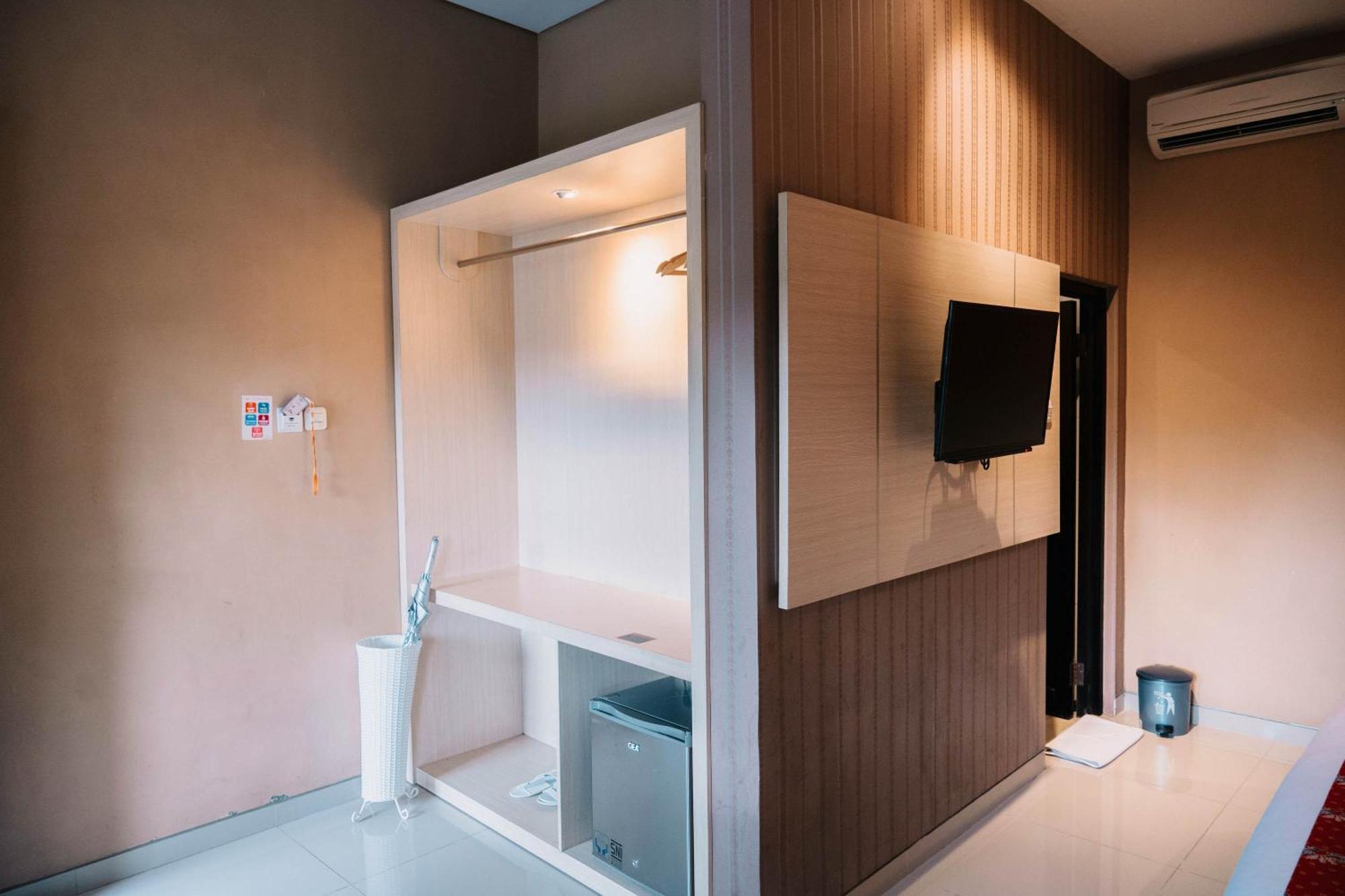 New Surya Hotel Banyuwangi  Luaran gambar