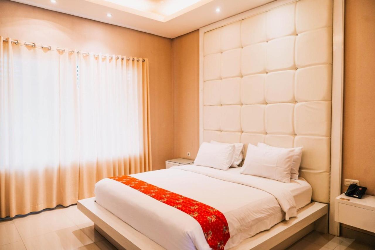 New Surya Hotel Banyuwangi  Luaran gambar