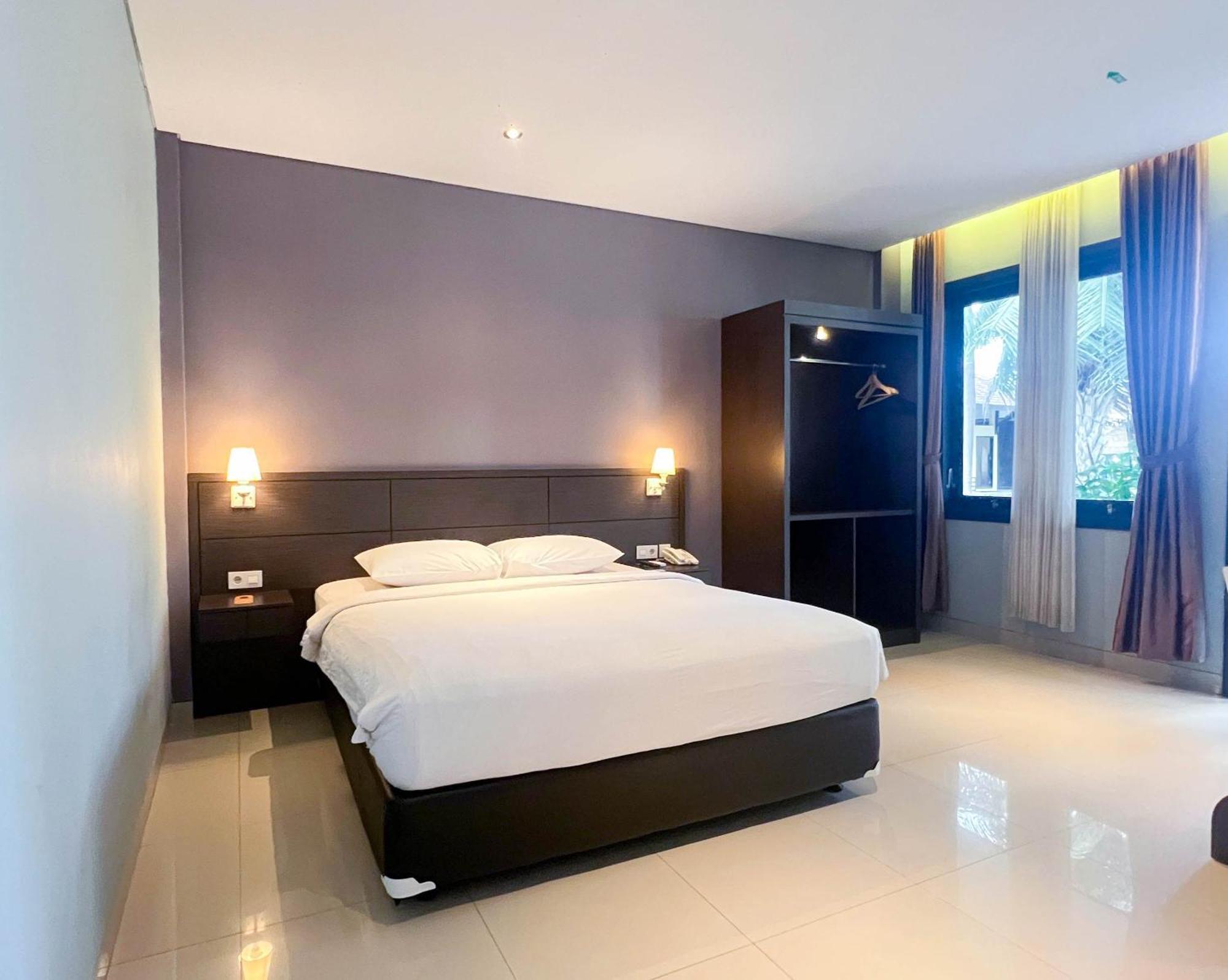 New Surya Hotel Banyuwangi  Luaran gambar