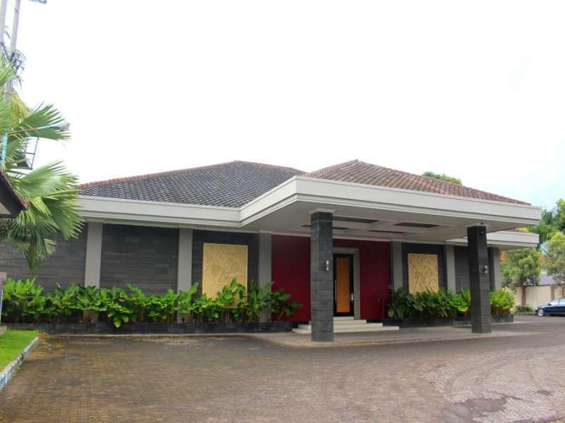New Surya Hotel Banyuwangi  Luaran gambar